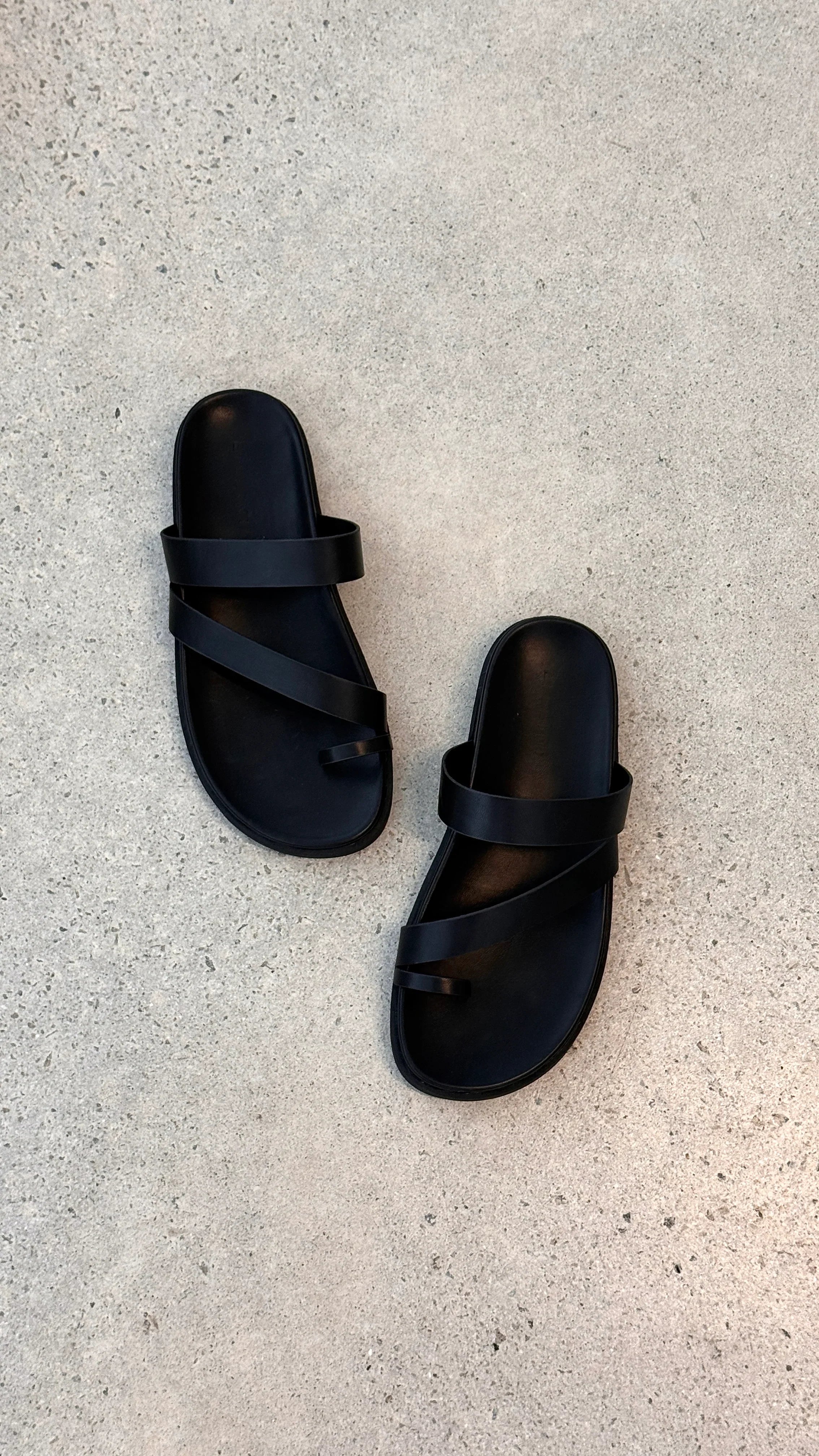 Alima Slide Black