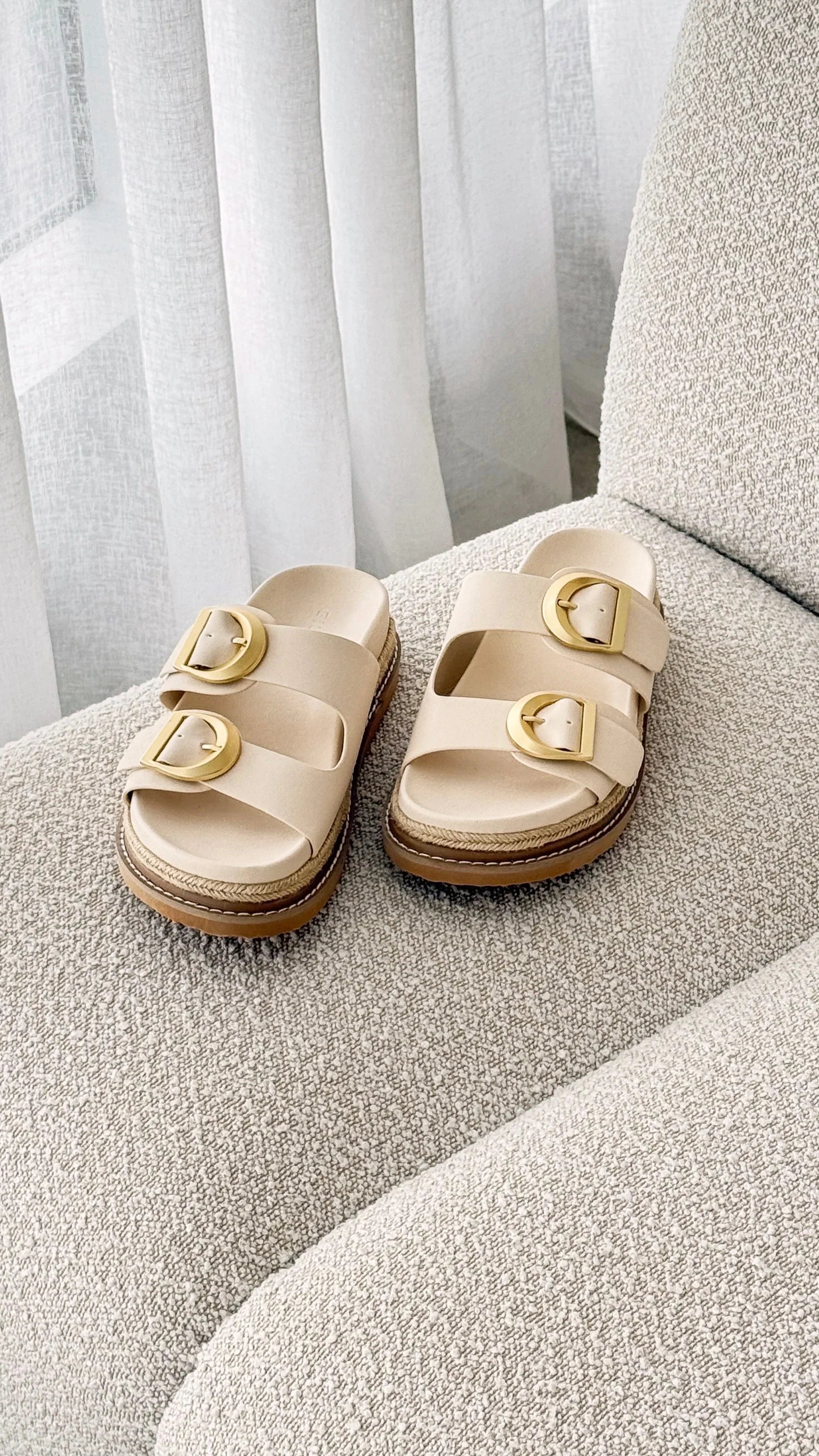 Anora Slide Bone