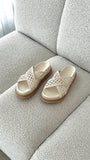Atzi Slides Bone