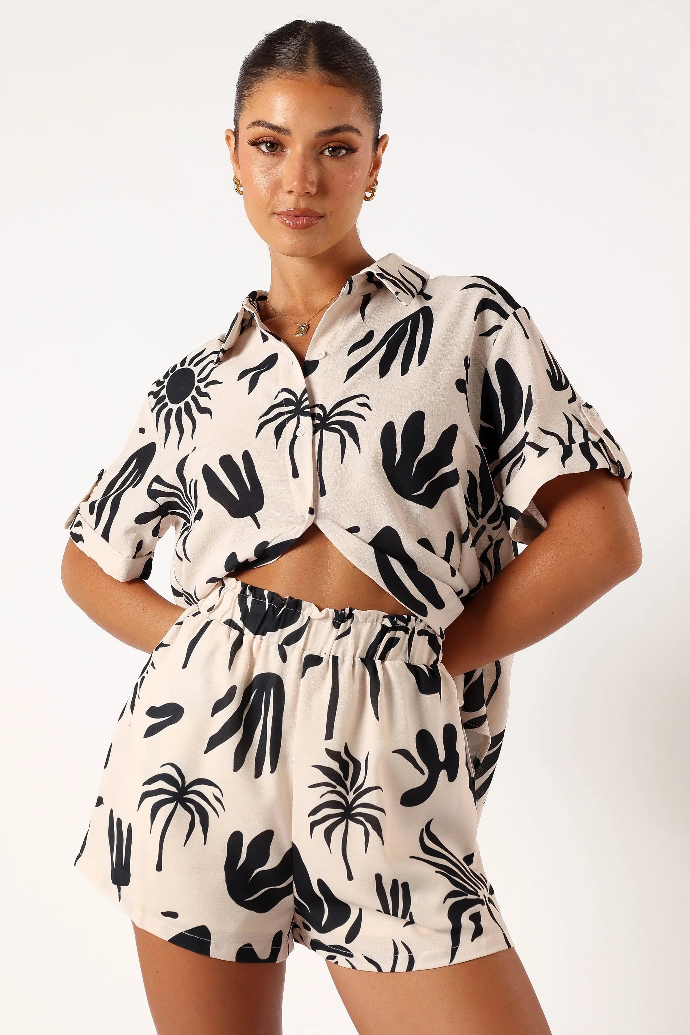 Sawyer Short Beige Black