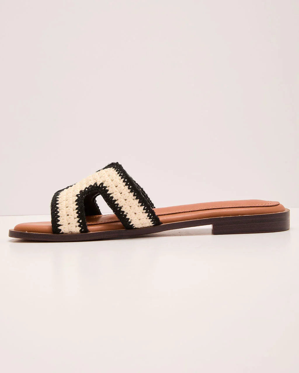 Island Luxe Contrast Trim Crochet Sandals