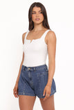 Abrand 94 Pleated Short Bella